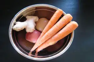 Zumo de zanahoria con manzana y jengibre